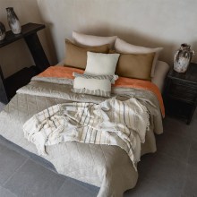 Vianney-Bernal-Queen-Size-Reversible-Comforter-–-Chic-Beige-and-Coral-Color-Scheme-for-Versatile-Decor-3